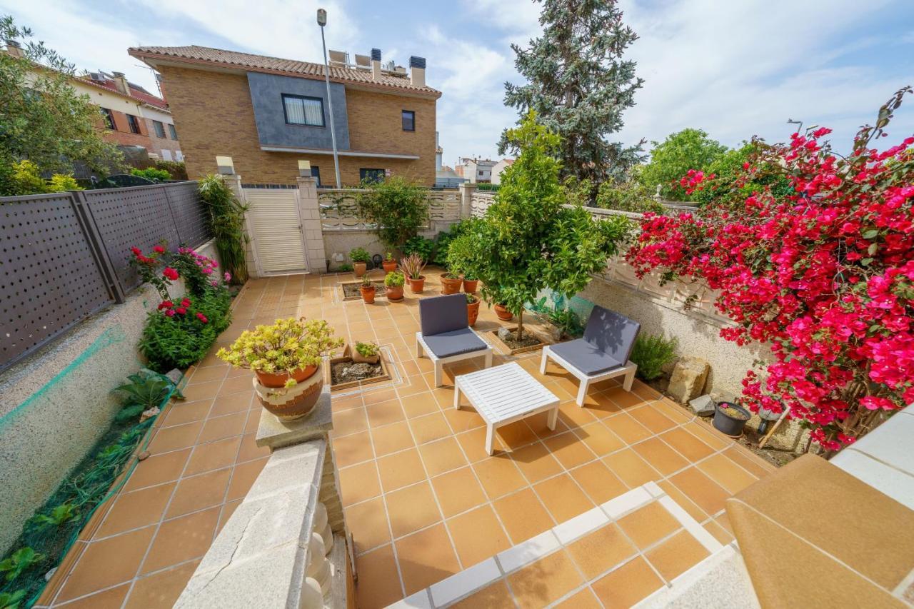 Homeholidaysrentals Espriu- Costa Barcelona 산타수산나 외부 사진